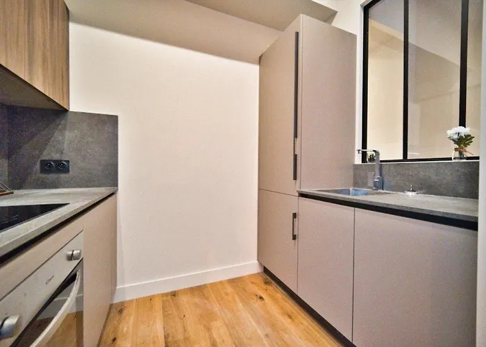 Mayerbeer - 2 Bedrooms With Balcony Nice