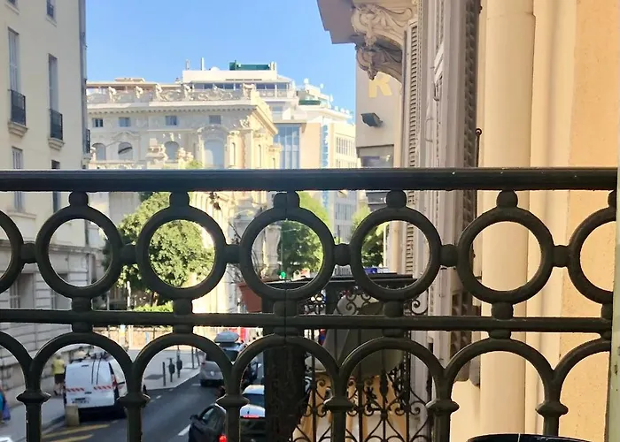 Mayerbeer - 2 Bedrooms With Balcony * Nice