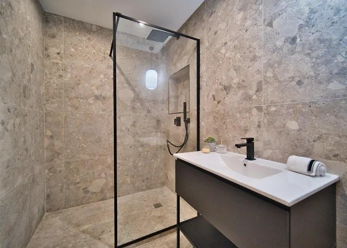 Mayerbeer - 2 Bedrooms With Balcony Appartement Nice